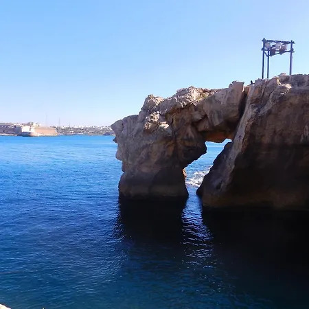 G- House * La Valletta